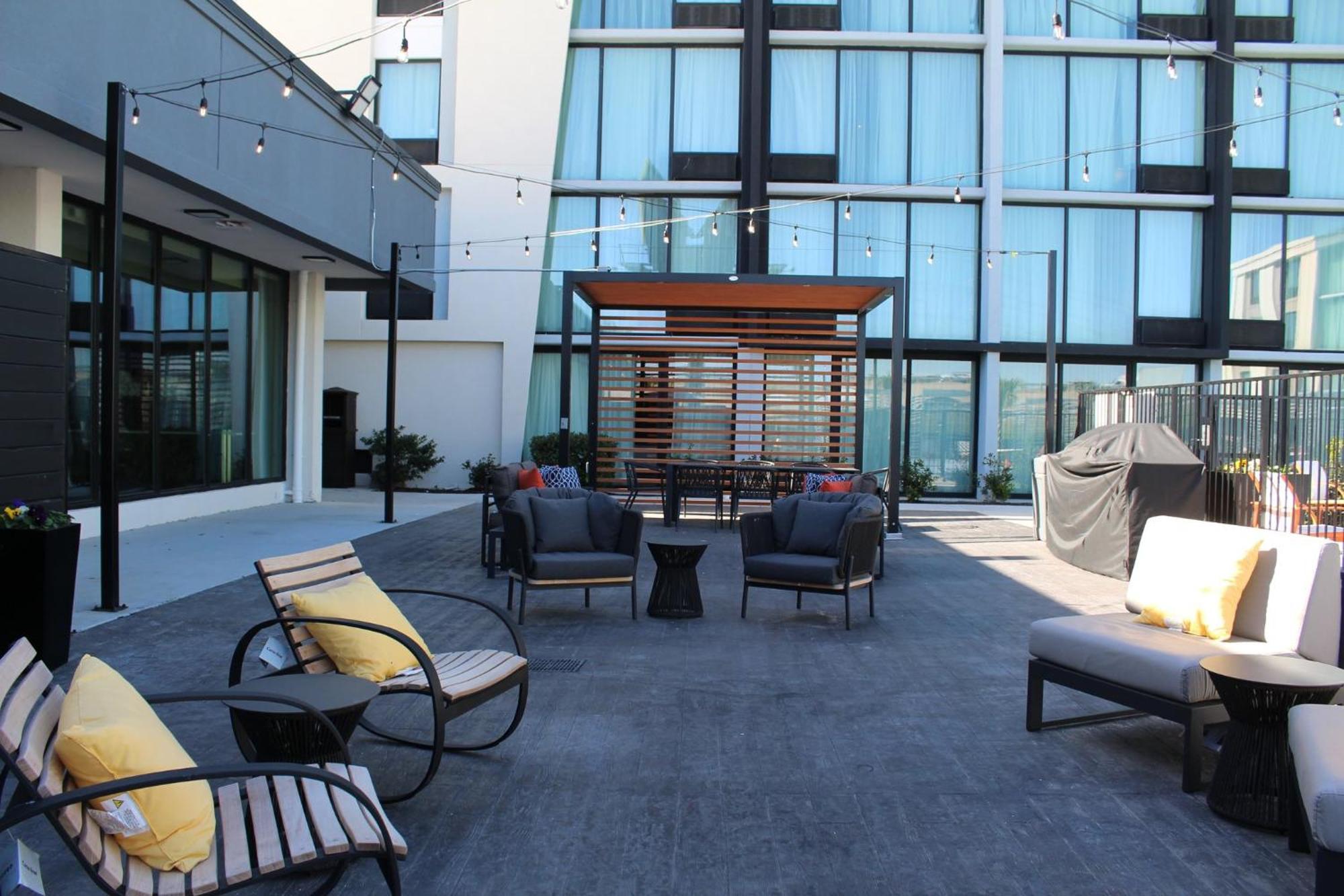 Staybridge Suites Dallas Market Ctr Love Field, An Ihg Hotel Eksteriør bilde